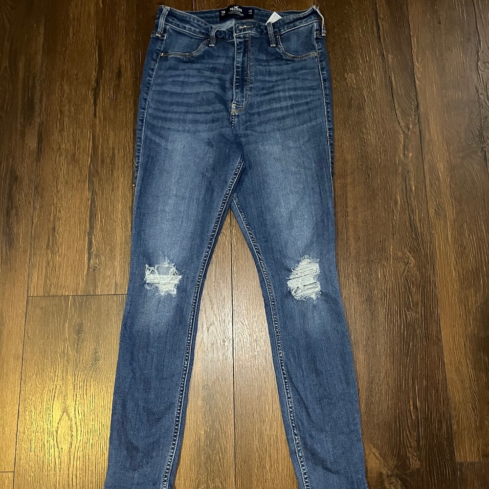 💙 Hollister Ultra High-Rise Ripped Jean Leggings | Size 13R (W31 L28)